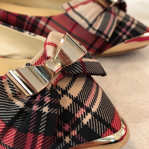 BRAND NEW Plaid Shoedazzle Flats - Picture 2 of 7
